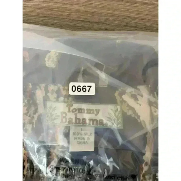 Tommy Bahama 100% Silk Camp Button Up Shirt Men's L Floral Hawaiian Black - Picture 11 of 11